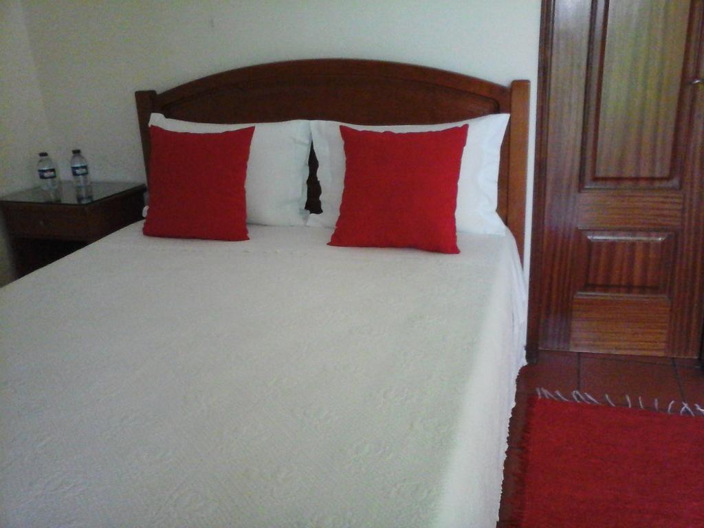 Residencial Idalio Hotel Odemira Room photo